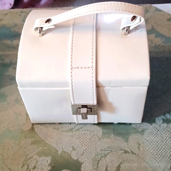 Jewelry travel case - Picture 4 of 8